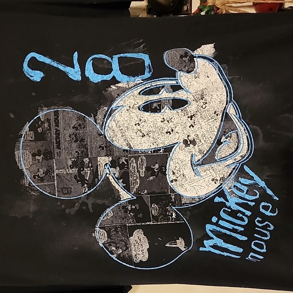 Disney Mickey Mouse graphic tee